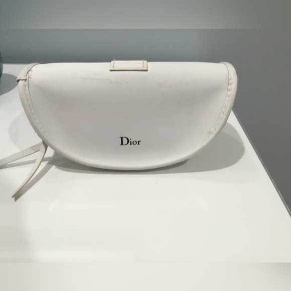 DIOR TORTOISE SUNGLASSES W/ CLASSIC D BUCKLE ON SIDE. WITH CASE. - Picture 12 of 13